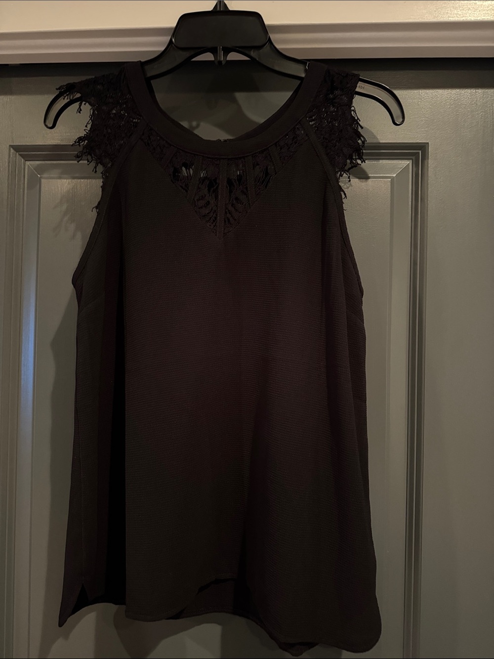 41 Hawthorn Black Lace-Trim Sleeveless Camisole